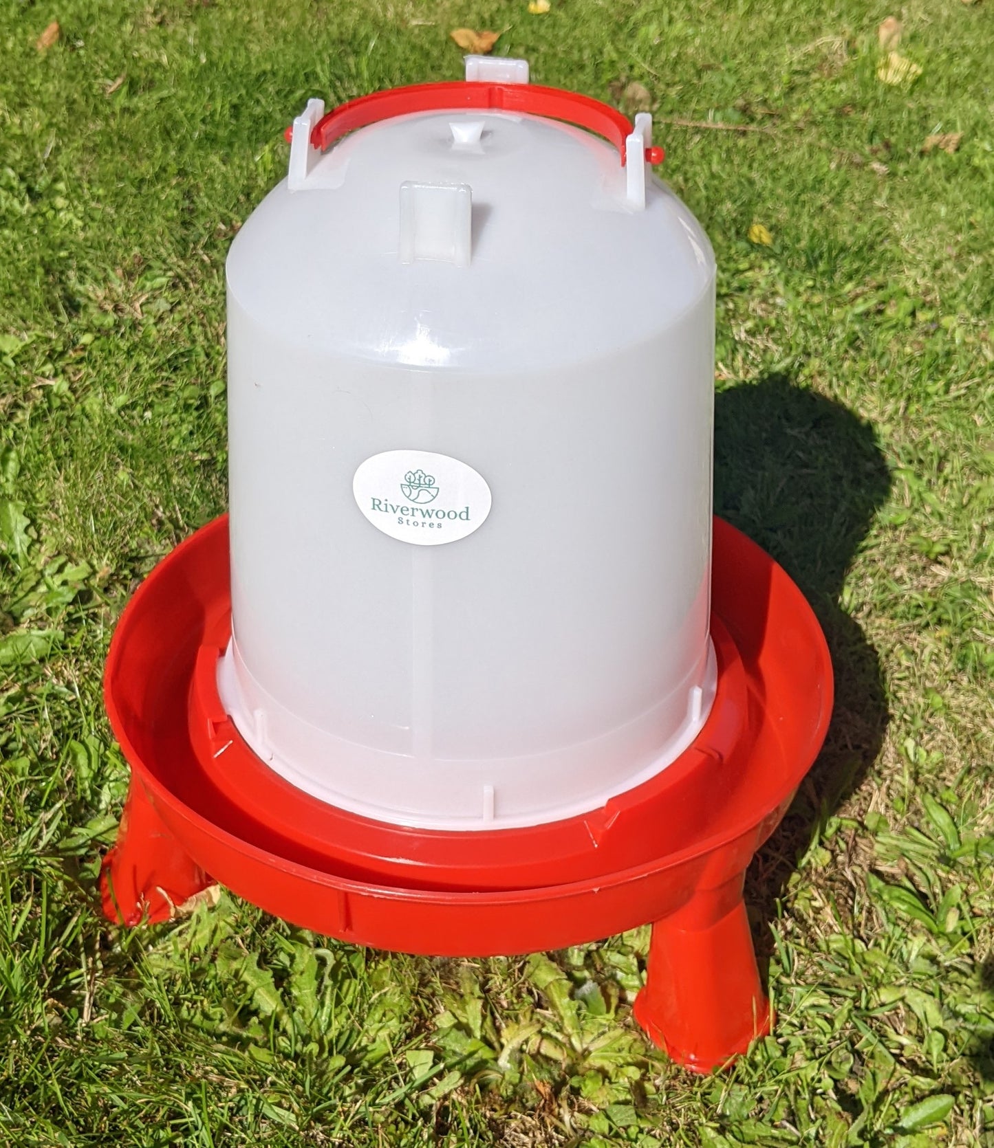 6, 11 or 14 litre Poultry Drinker with detachable legs